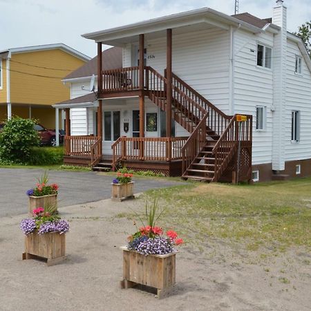 Maison L'Heritage LʼAnse-Saint-Jean Kültér fotó