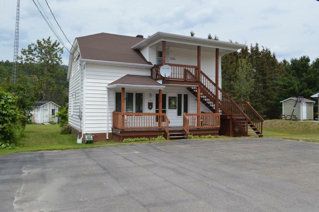 Maison L'Heritage LʼAnse-Saint-Jean Kültér fotó
